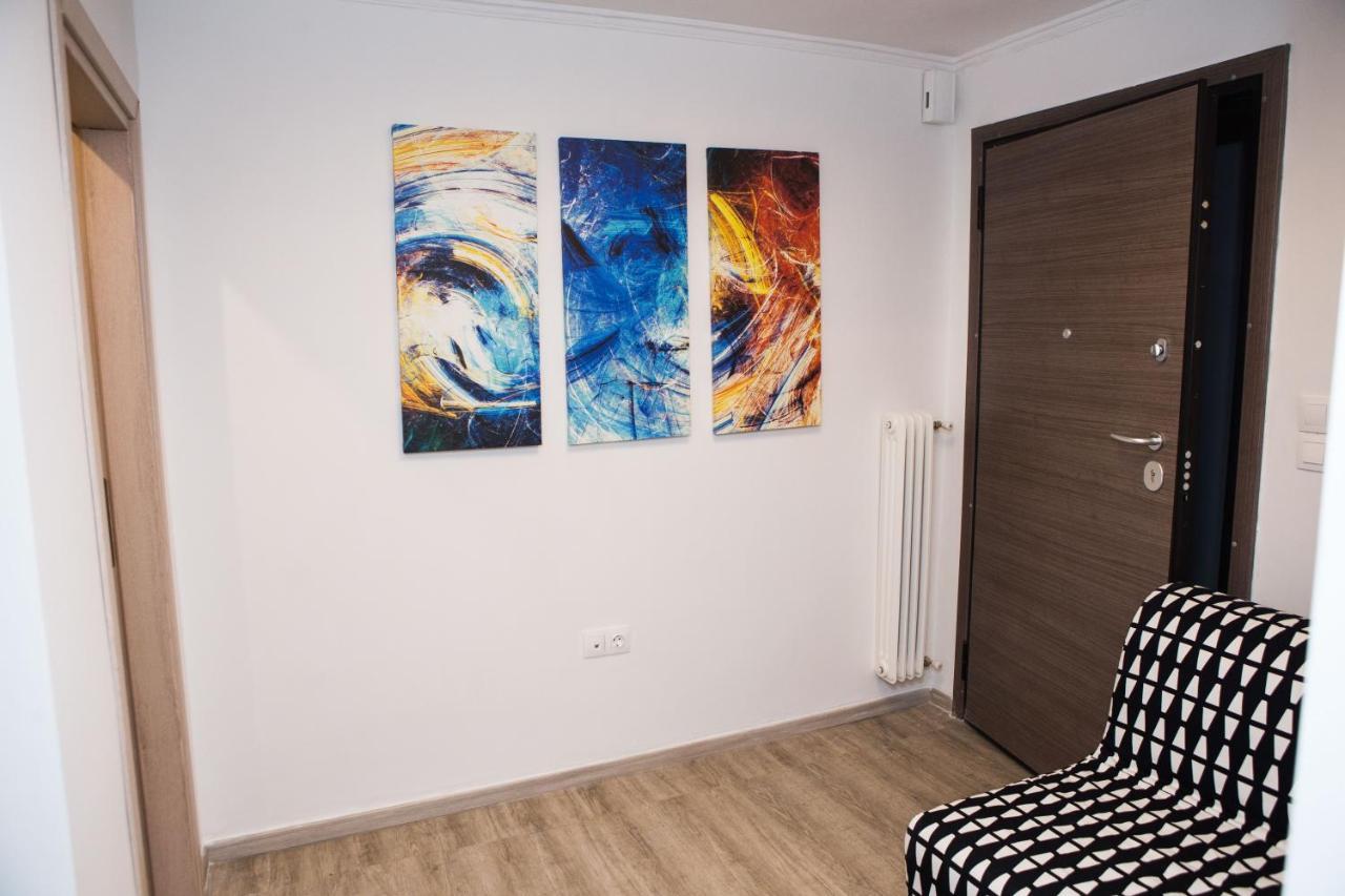 Stylish, Comfortable, Basement Loft-Like Apartment With Amenities Atenas Exterior foto