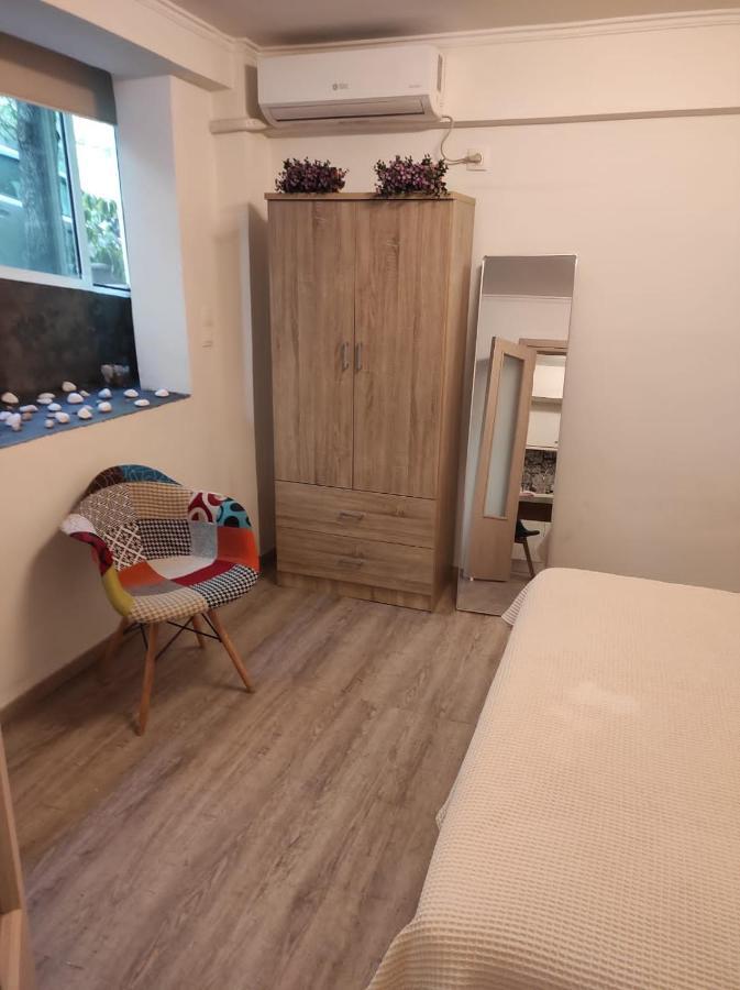 Stylish, Comfortable, Basement Loft-Like Apartment With Amenities Atenas Exterior foto