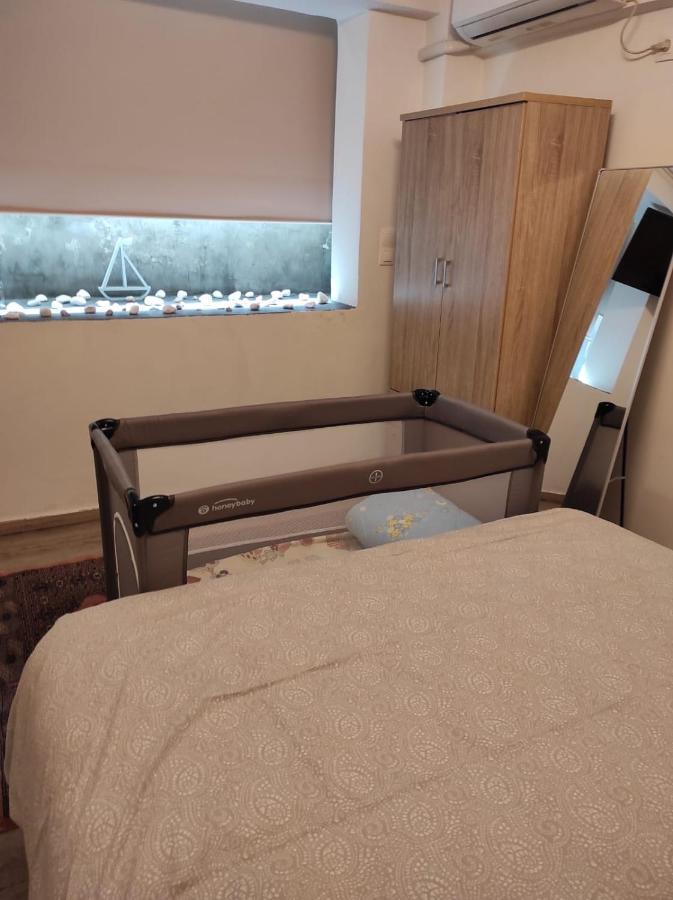 Stylish, Comfortable, Basement Loft-Like Apartment With Amenities Atenas Exterior foto