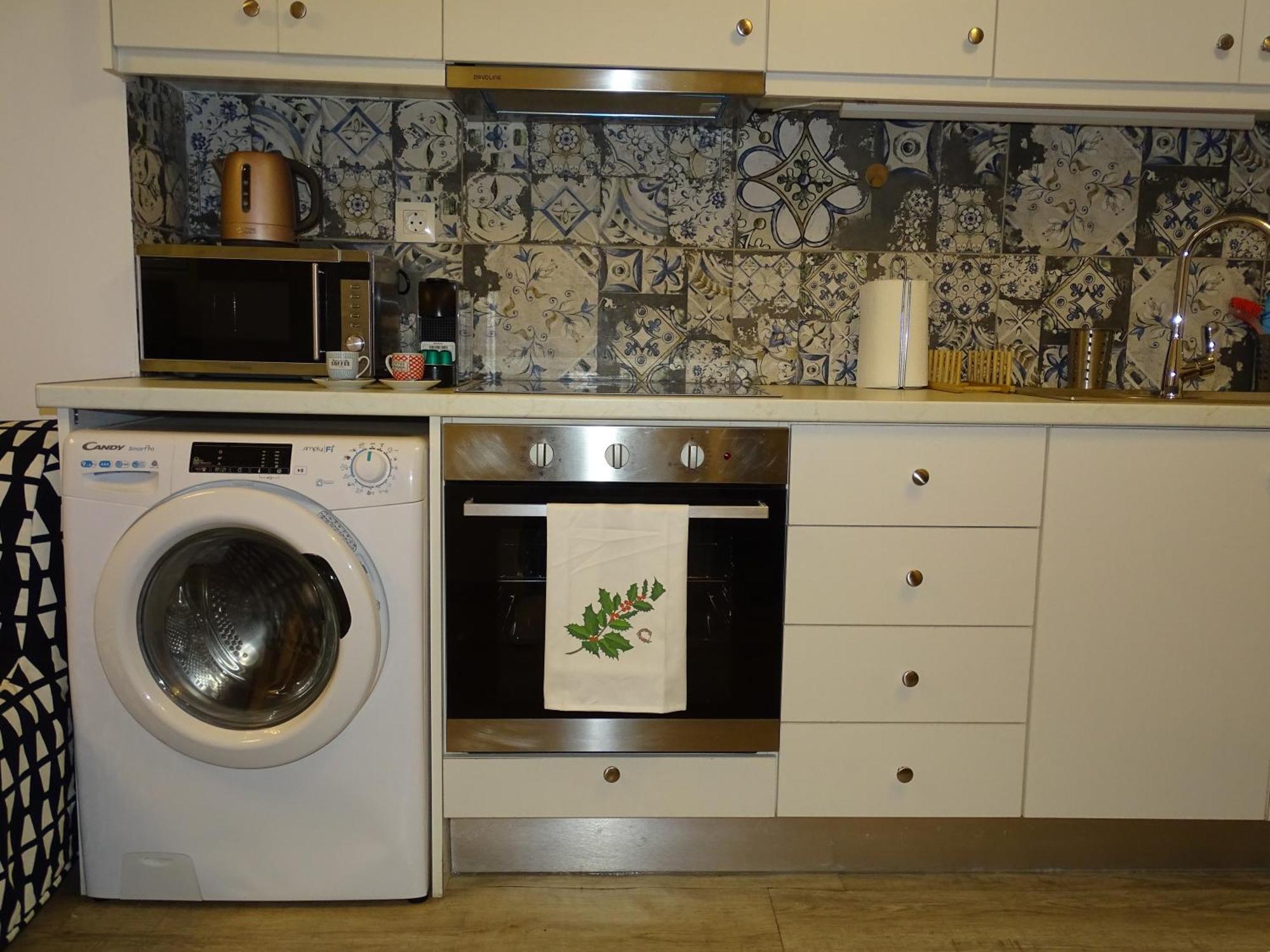 Stylish, Comfortable, Basement Loft-Like Apartment With Amenities Atenas Exterior foto